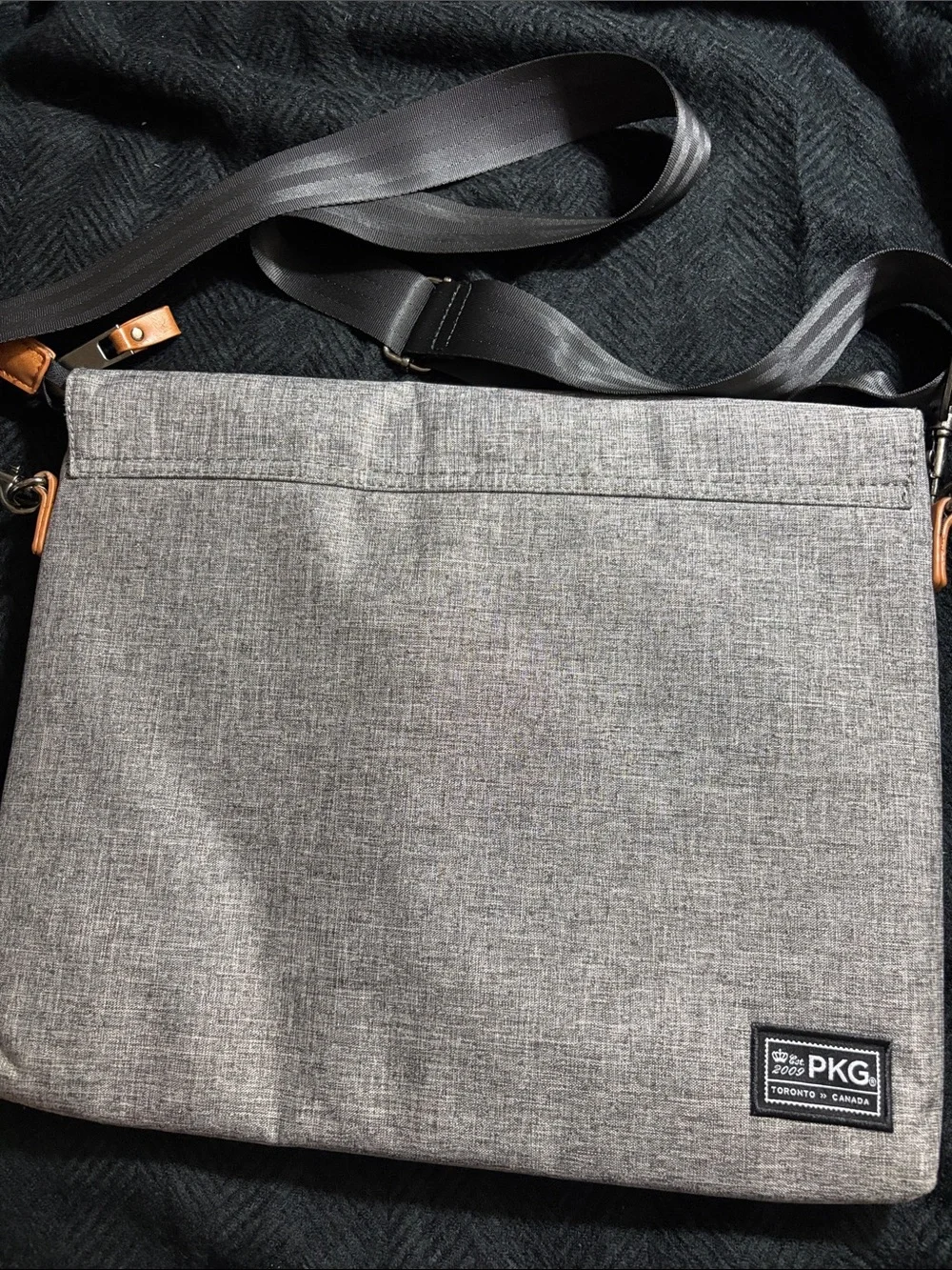 PKG Digital Carry Goods Laptop Tablet iPad Bag Sleeve Case Gray